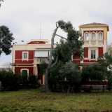 Con la lottizzazione i residenti pi� ricchi e importanti di Noicattaro, Rutigliano e comuni limitrofi acquistarono sezioni di terreni adiacenti alla strada d�ingresso appena spianata per edificarvi le sontuose dimore di villeggiatura...